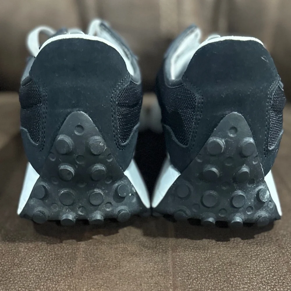 New Balance 327 Black/Silver [S327A]